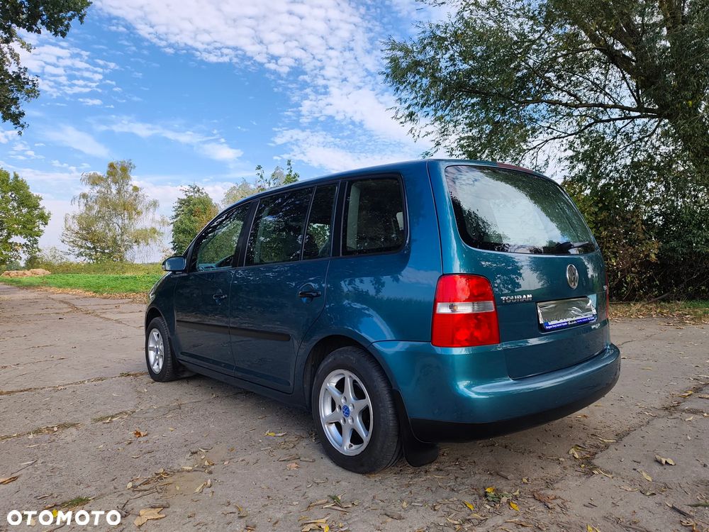 Volkswagen Touran - 8