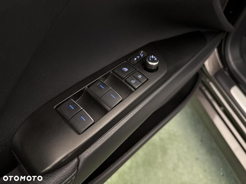 Toyota Camry 2.5 Hybrid Comfort CVT - 13