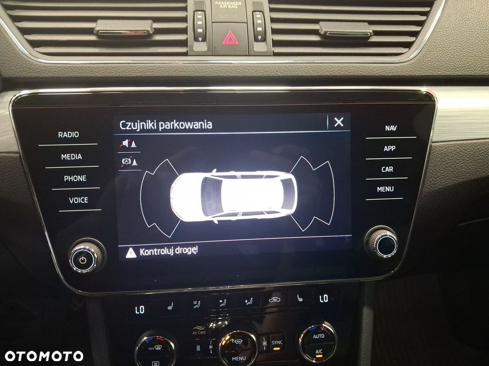 Skoda Superb 2.0 TDI SCR Ambition DSG - 34