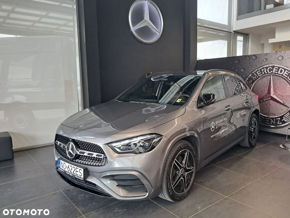 Mercedes-Benz GLA - 13