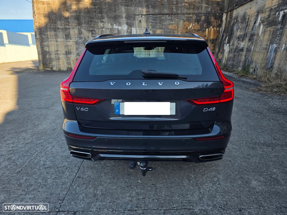 Volvo V60 2.0 D4 R-Design Geartronic - 11
