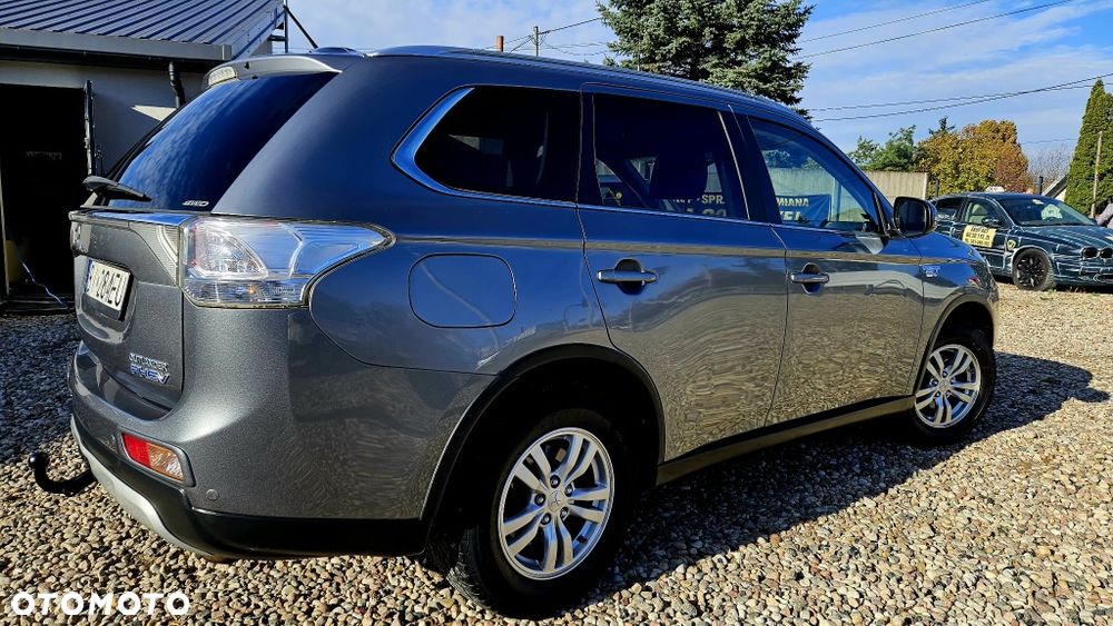 Mitsubishi Outlander - 4