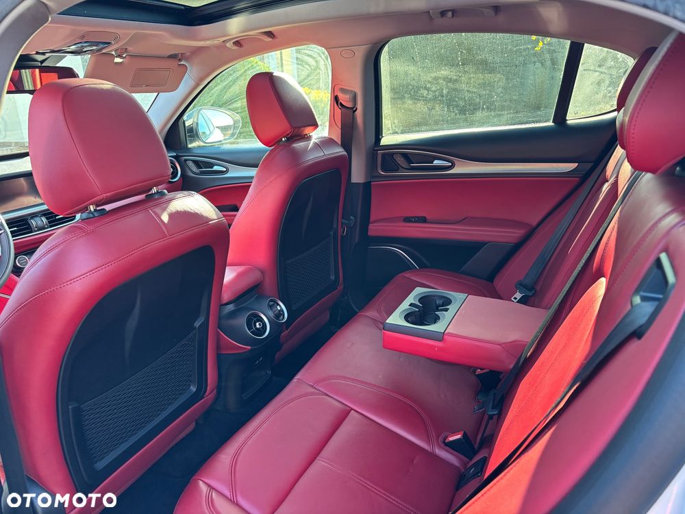 Alfa Romeo Stelvio - 9