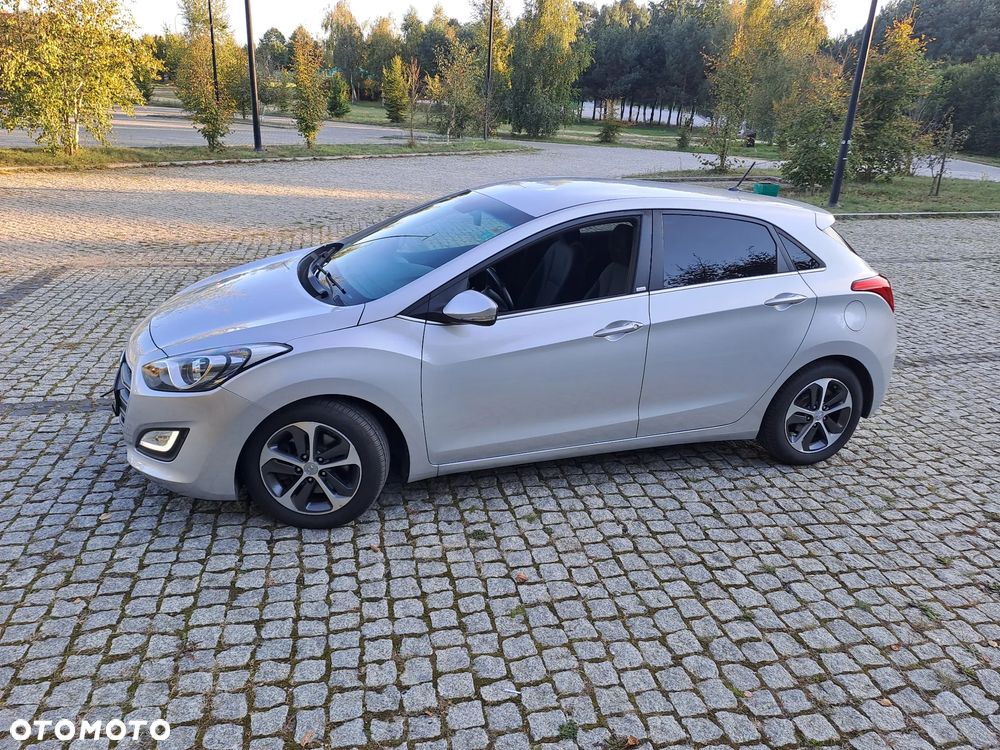 Hyundai i30 1.6 D Premium - 17