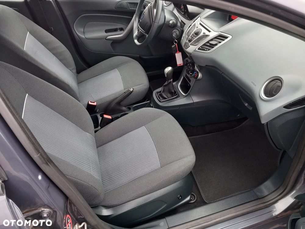 Ford Fiesta 1.25 Champions Edition - 33
