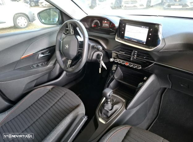 Peugeot 2008 1.2 PureTech Active Pack - 4