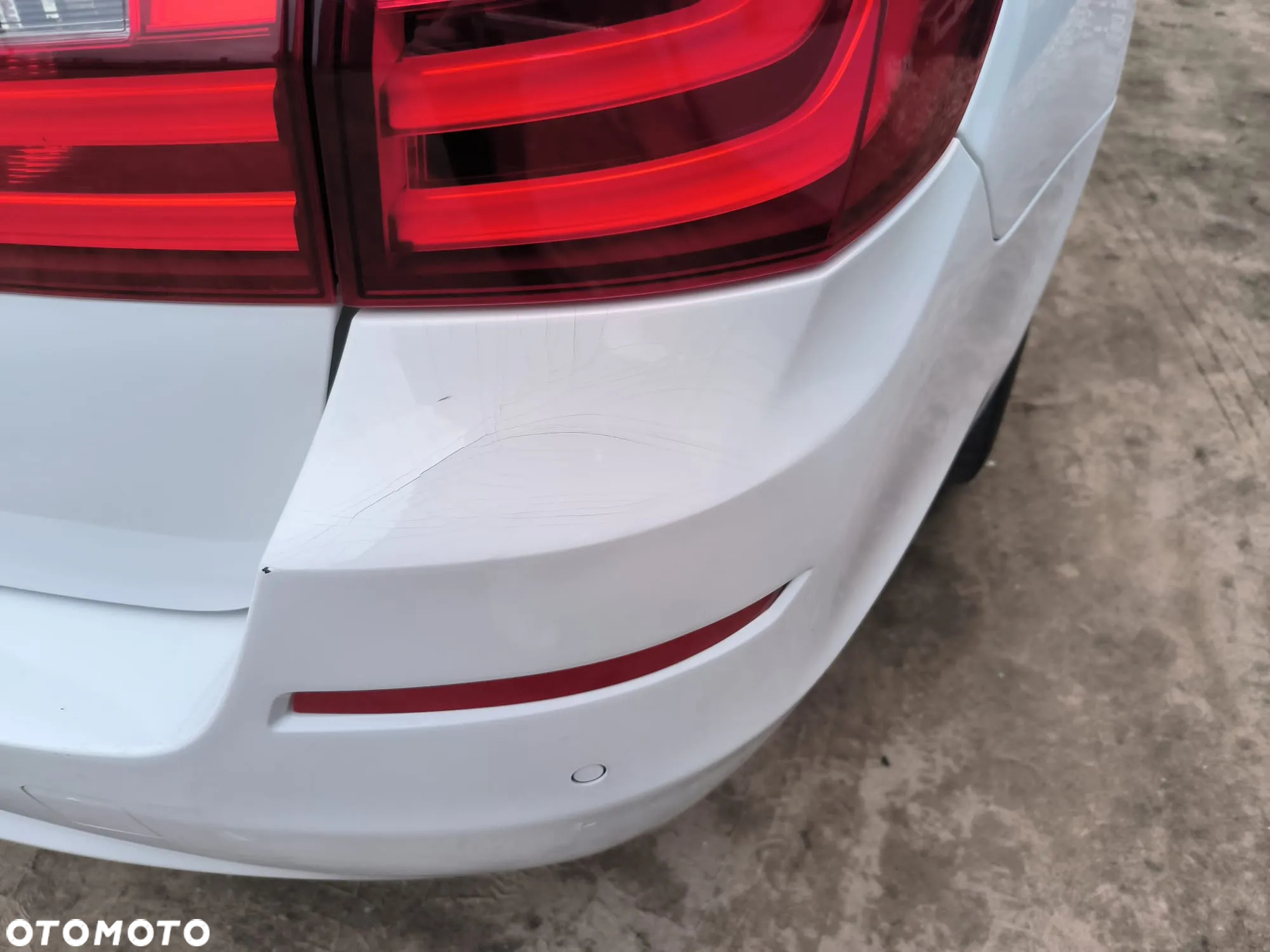 BMW Seria 5 528i xDrive - 18