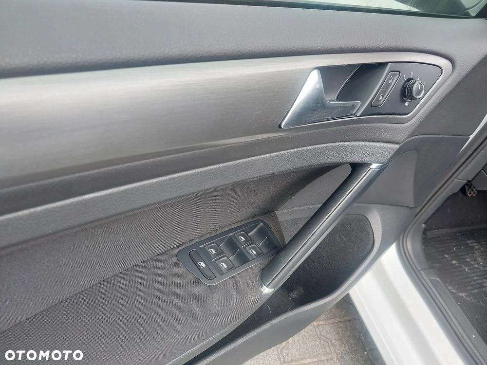Volkswagen Golf 1.2 TSI BlueMotion Technology Team - 13
