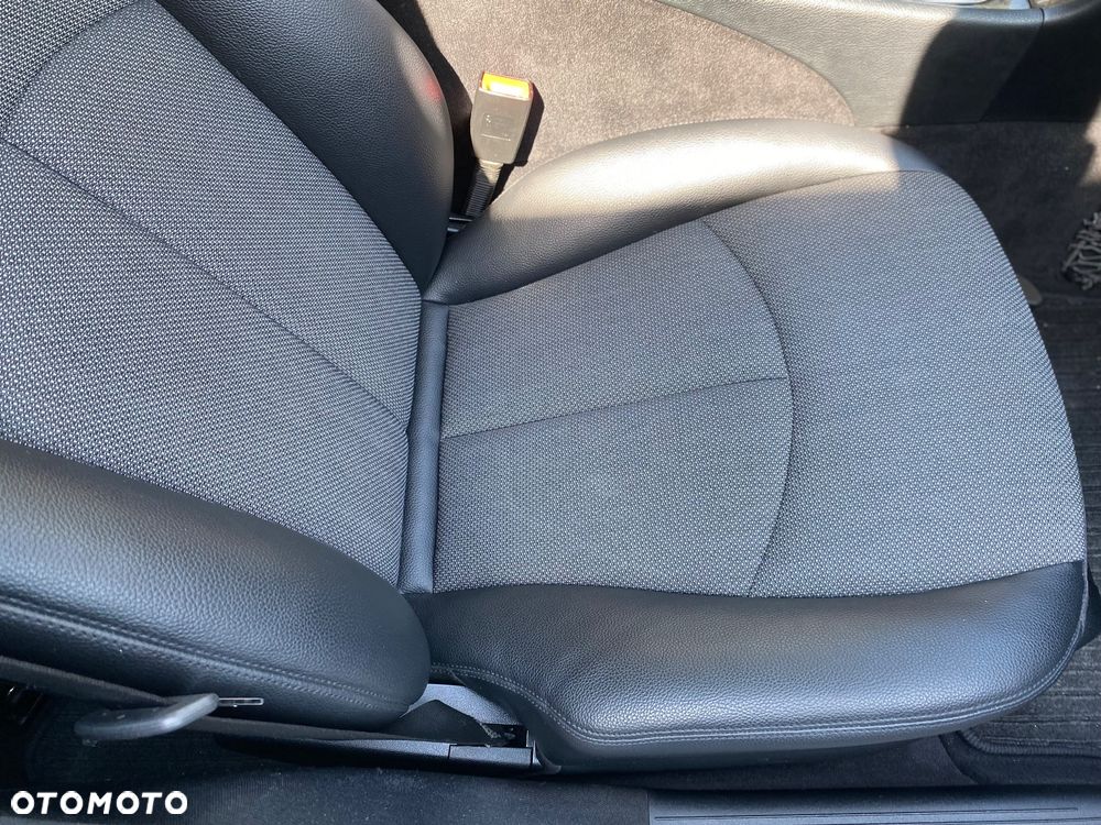 Mercedes-Benz Klasa E - 23