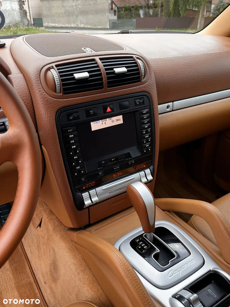Porsche Cayenne - 12