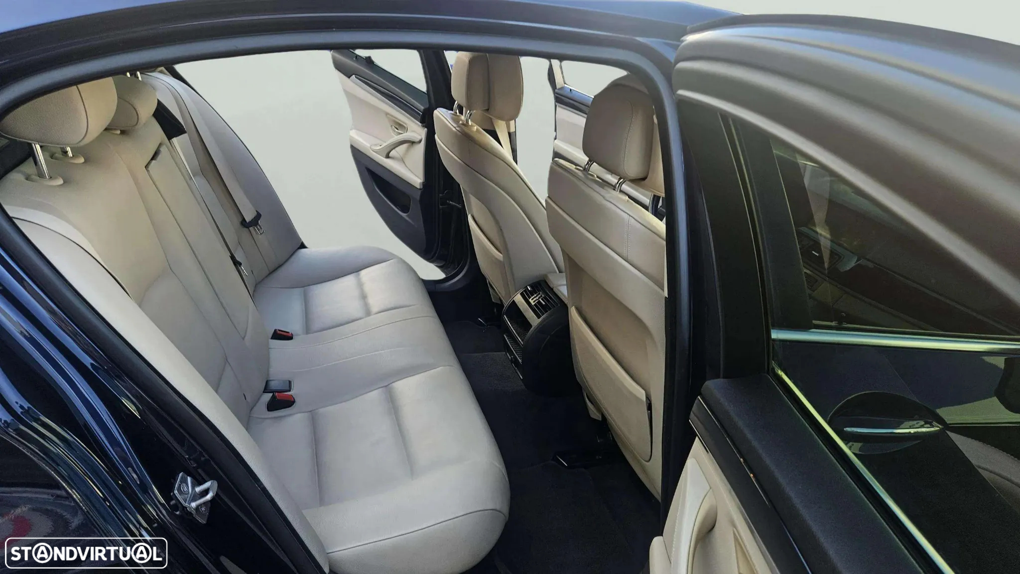 BMW 525 d Exclusive Auto 126g - 13