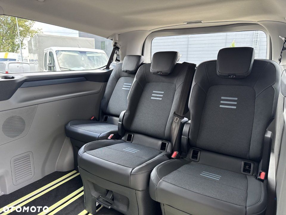 Ford Tourneo Custom - 16