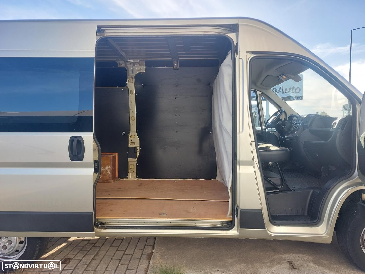 Peugeot Boxer 2.2 BlueHDi 330 L2H2 Premium - 140 cv - IVA Dedutível - 6