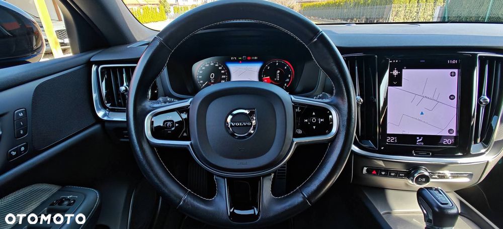 Volvo V60 D4 AWD R-Design - 17