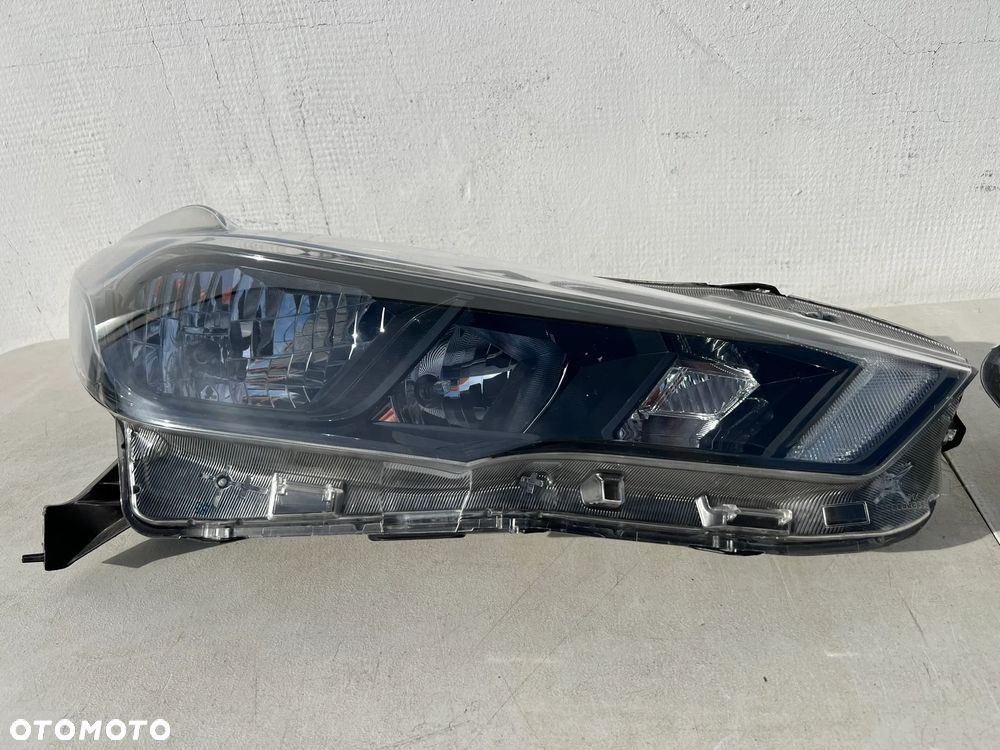 NISSAN MICRA K14 16- LAMPA PRAWA LAMPA PRZÓD ZWYKŁA CZARNA LED - 1