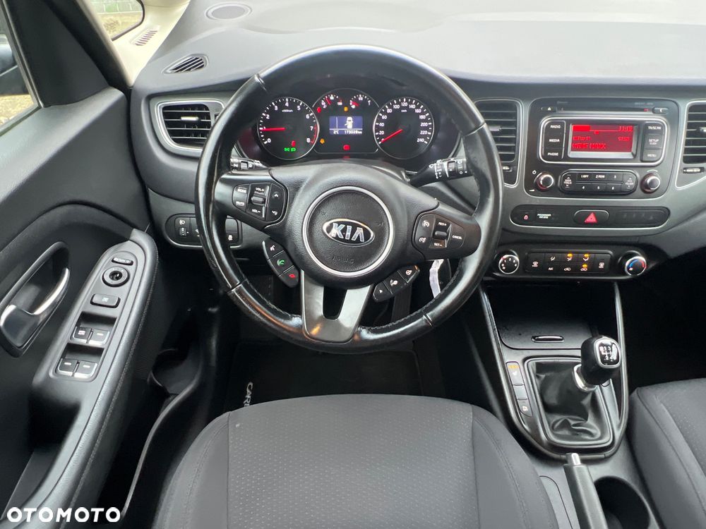 Kia Carens 1.6 GDI Dream Team Edition - 19