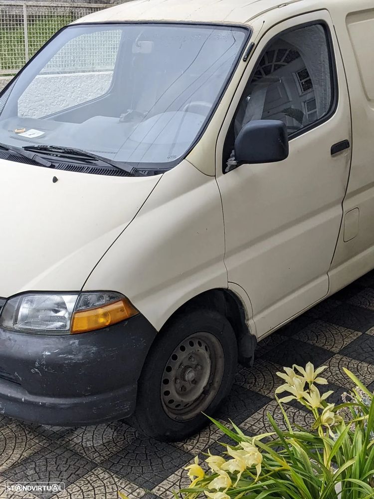 Toyota HiAce 2.4 D LXH12LB - 2