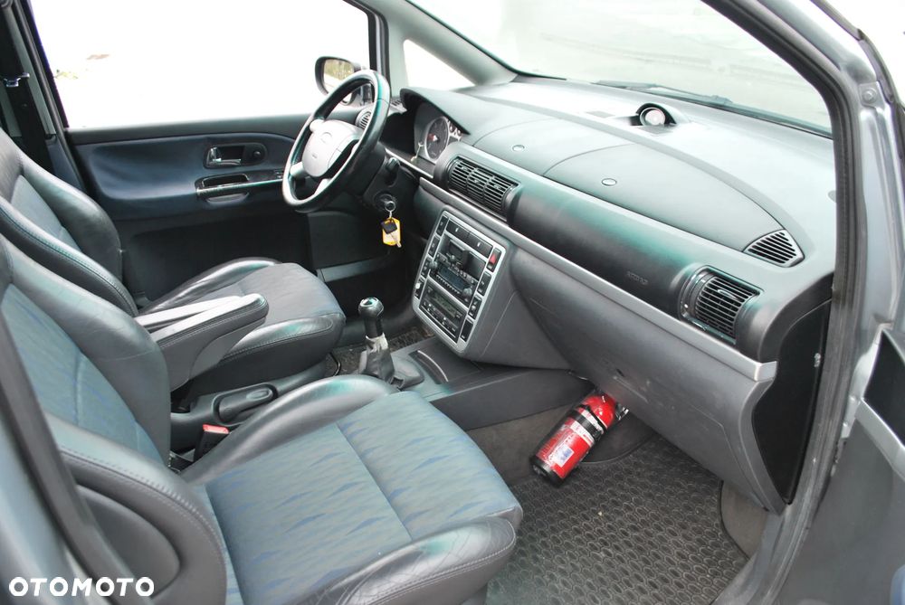 Ford Galaxy - 12