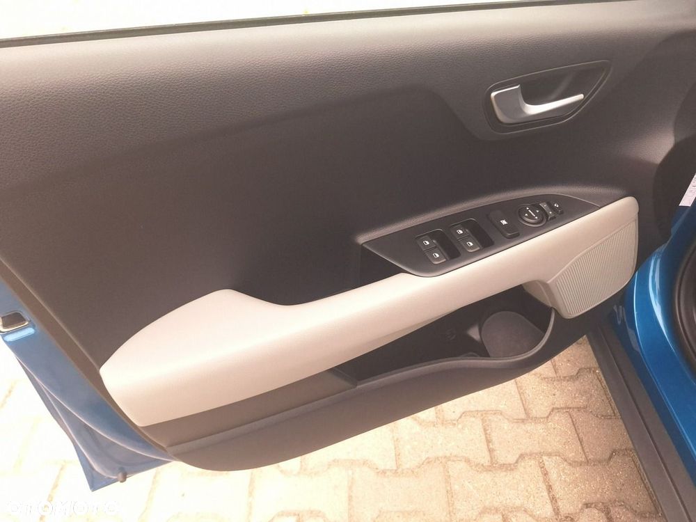Kia Stonic 1.0 T-GDI L - 12