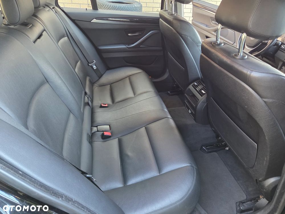 BMW Seria 5 520d Sport - 9
