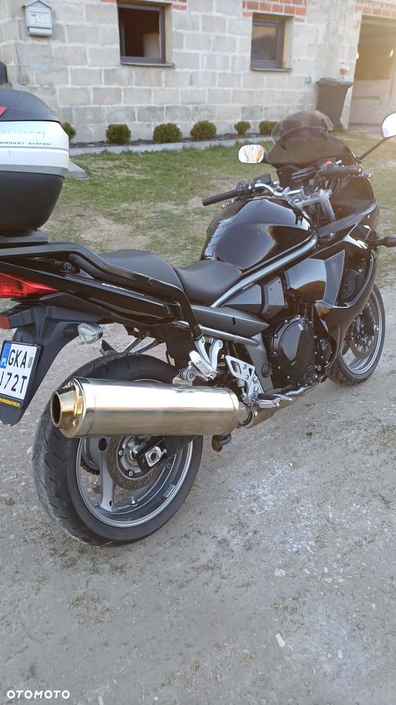 Suzuki GSX - 6