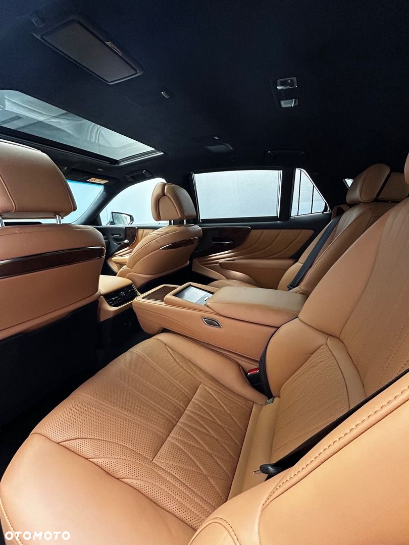 Lexus LS - 9
