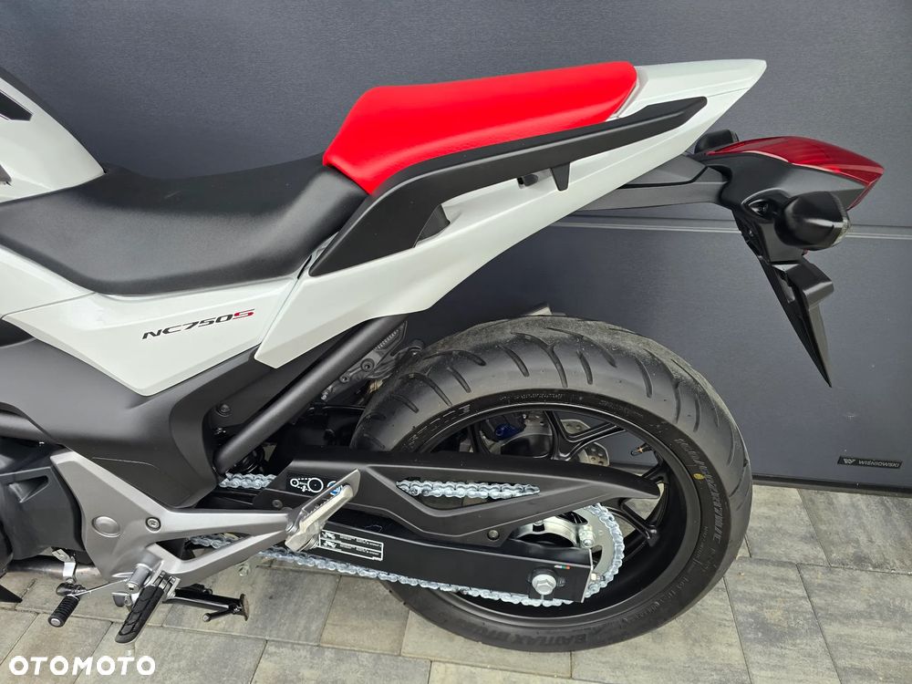Honda NC - 27