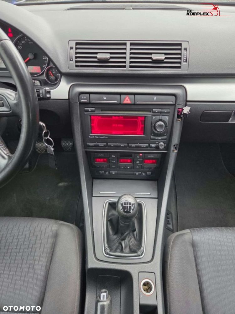 Audi A4 Avant - 16