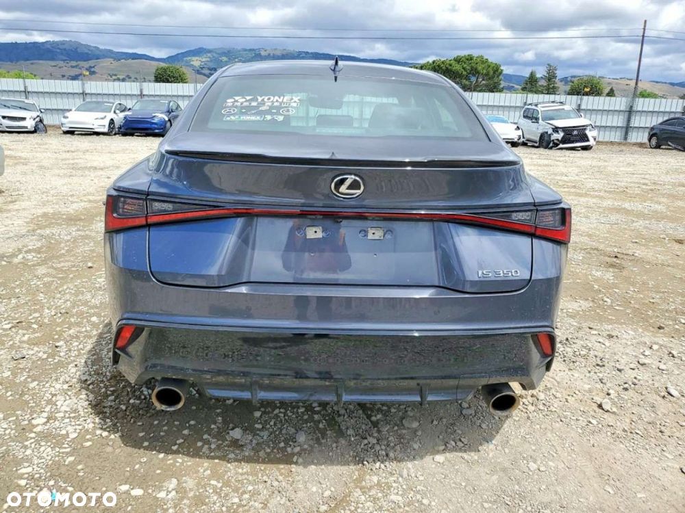 Lexus IS - 3
