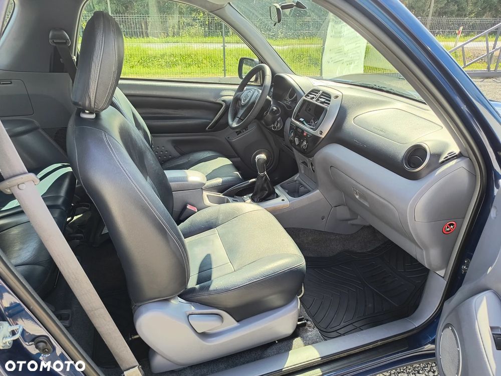 Toyota RAV4 D-4D 4x4 Sol - 8