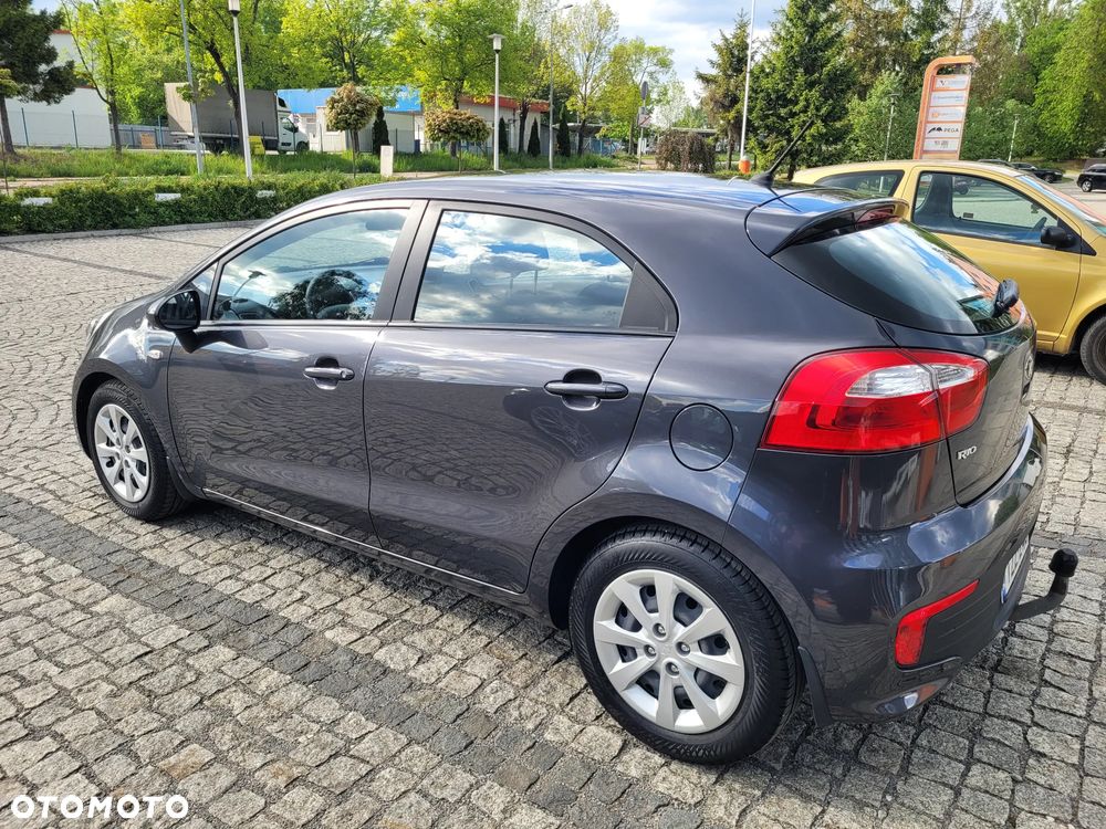 Kia Rio 1.2 Attract - 5