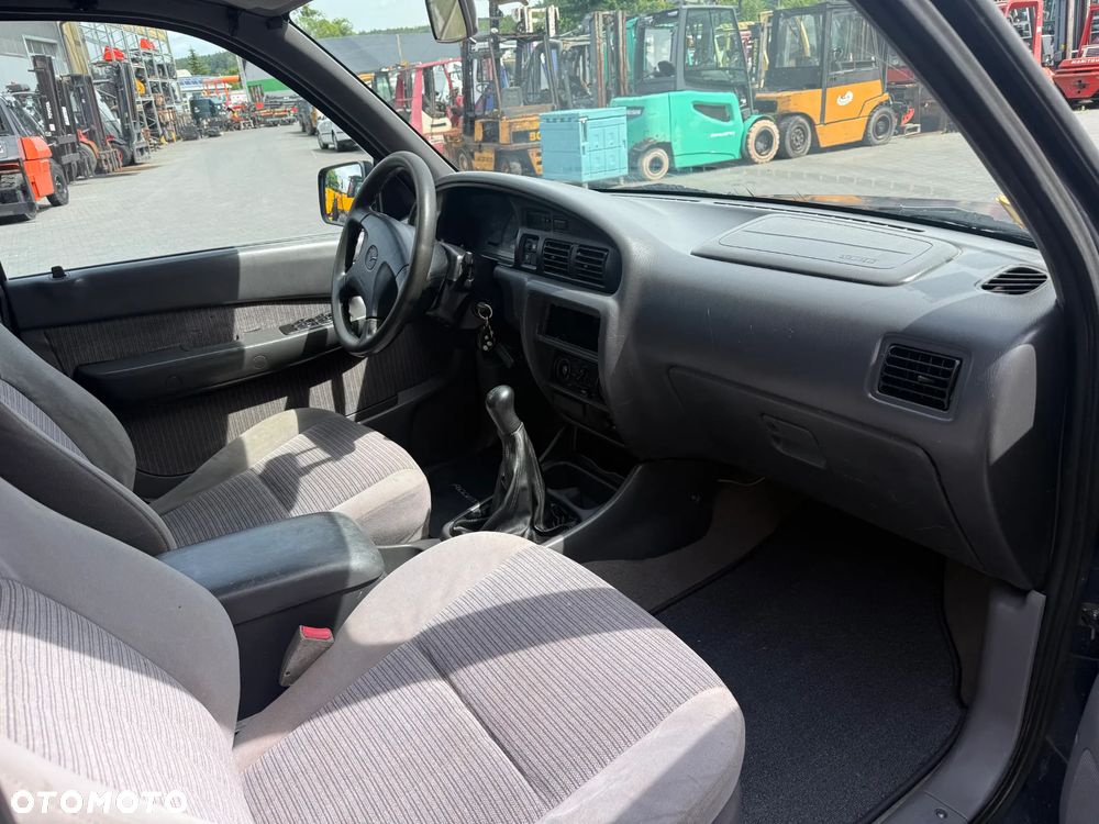 Mazda Seria B - 16