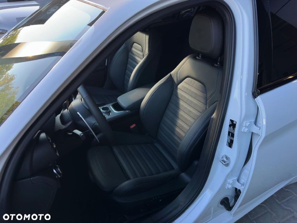 Alfa Romeo Giulia - 11