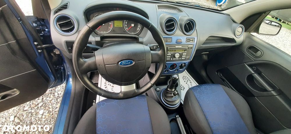 Ford Fiesta - 32