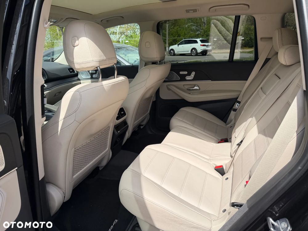 Mercedes-Benz GLS - 12