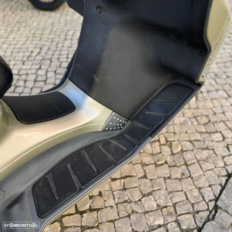 Piaggio X 8 200 - 11