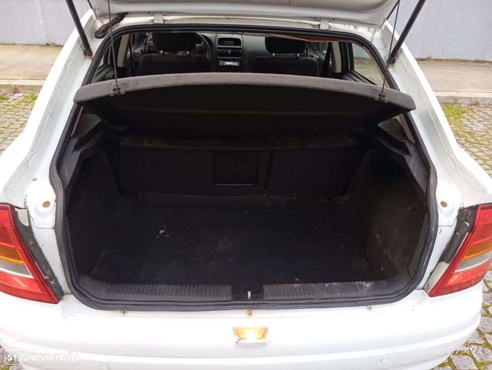 Opel Astra 1.4 CDX - 9