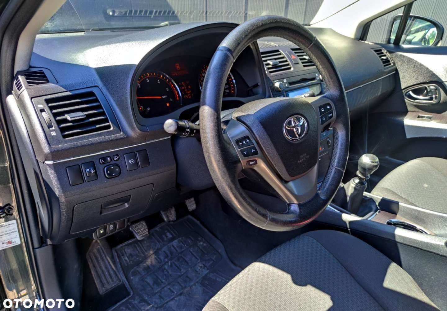Toyota Avensis - 13