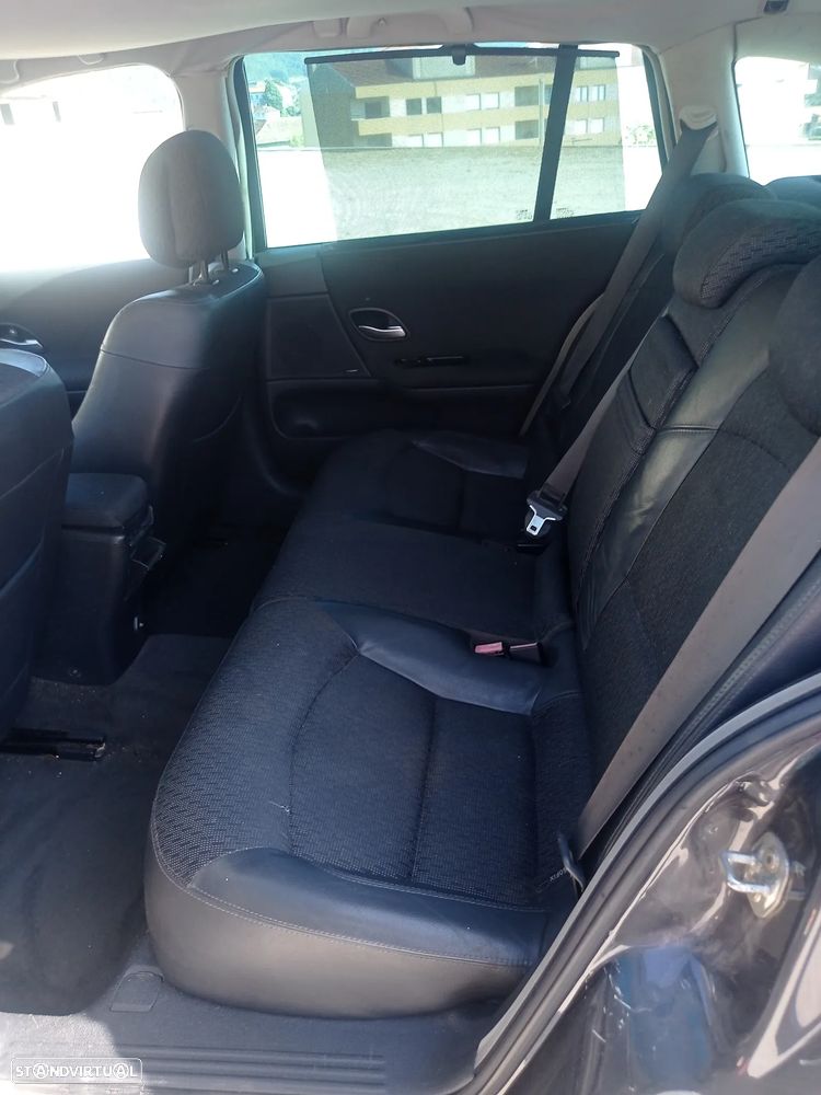 Renault Laguna 1.9 dCi Dynamique - 8