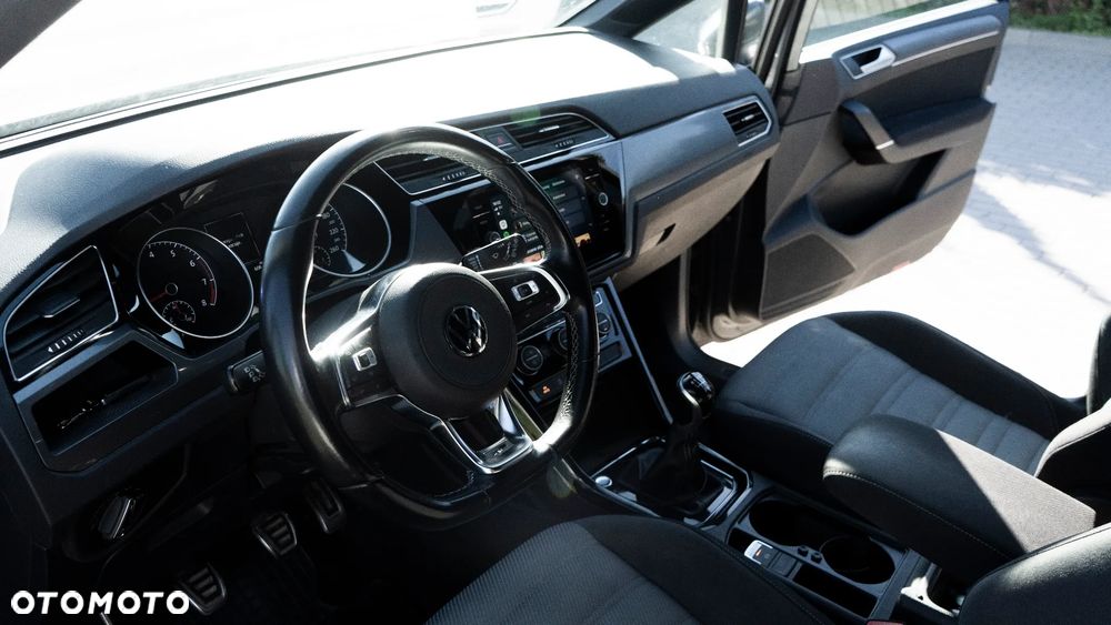 Volkswagen Touran 1.5 TSI EVO Highline - 9