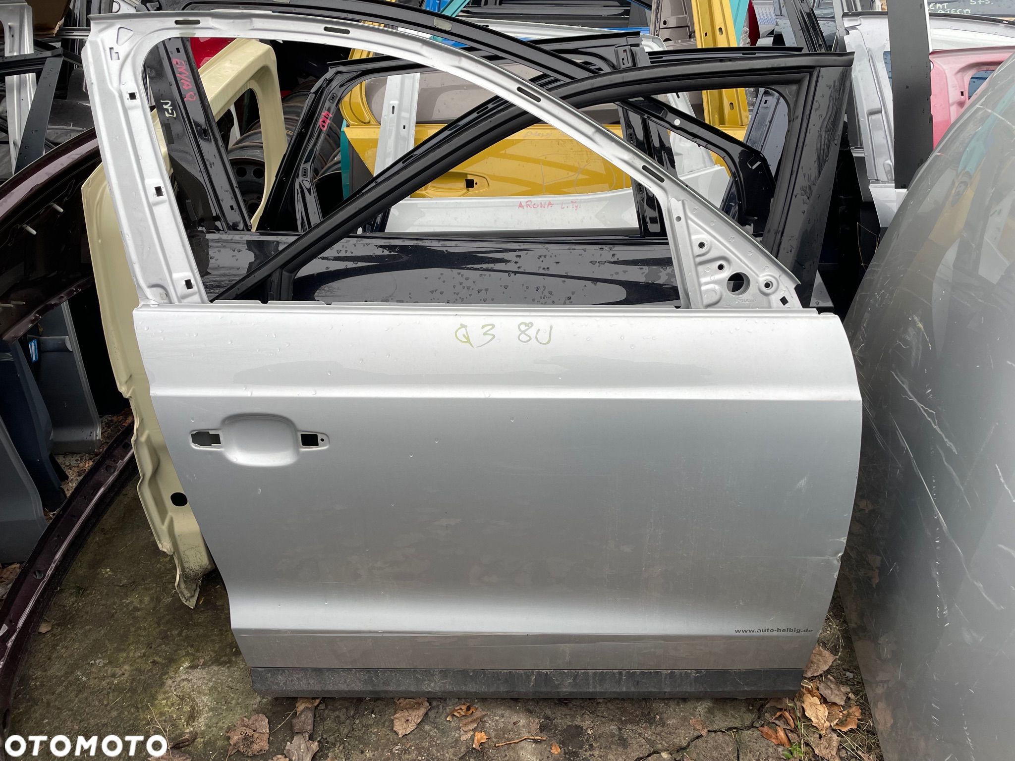 DRZWI PRAWE PRZÓD AUDI Q3 8U0 8U0831152B - 1