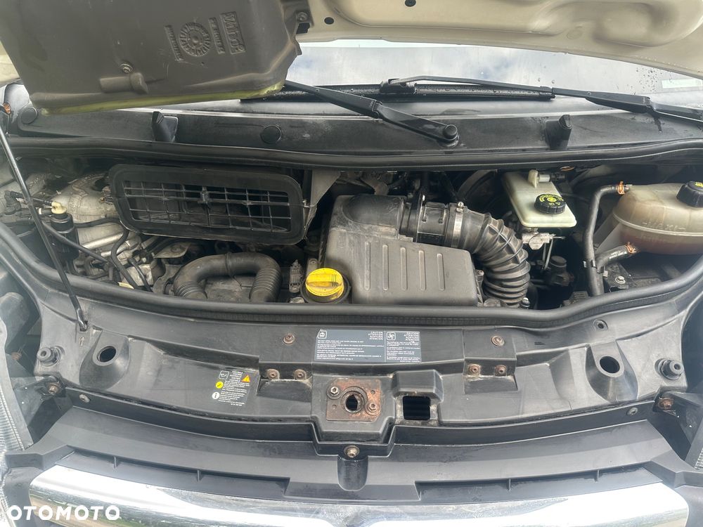 Opel Vivaro - 21