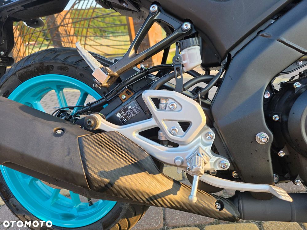 Yamaha MT - 12