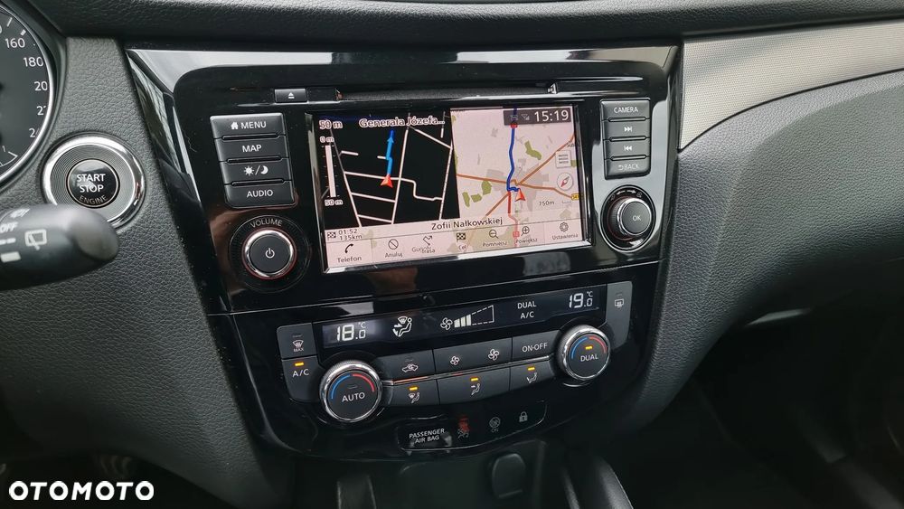 Nissan Qashqai 1.3 DIG-T N-Connecta - 33