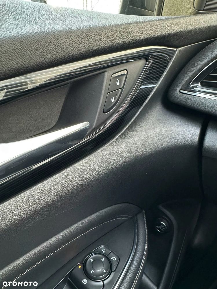 Opel Insignia 2.0 CDTI Cosmo S&S - 20