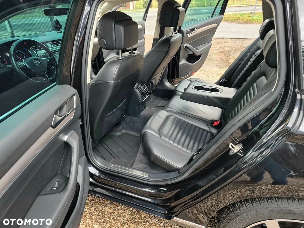 Volkswagen Passat 2.0 TDI SCR (BlueMotion Tech) 4Motion D Highline - 23