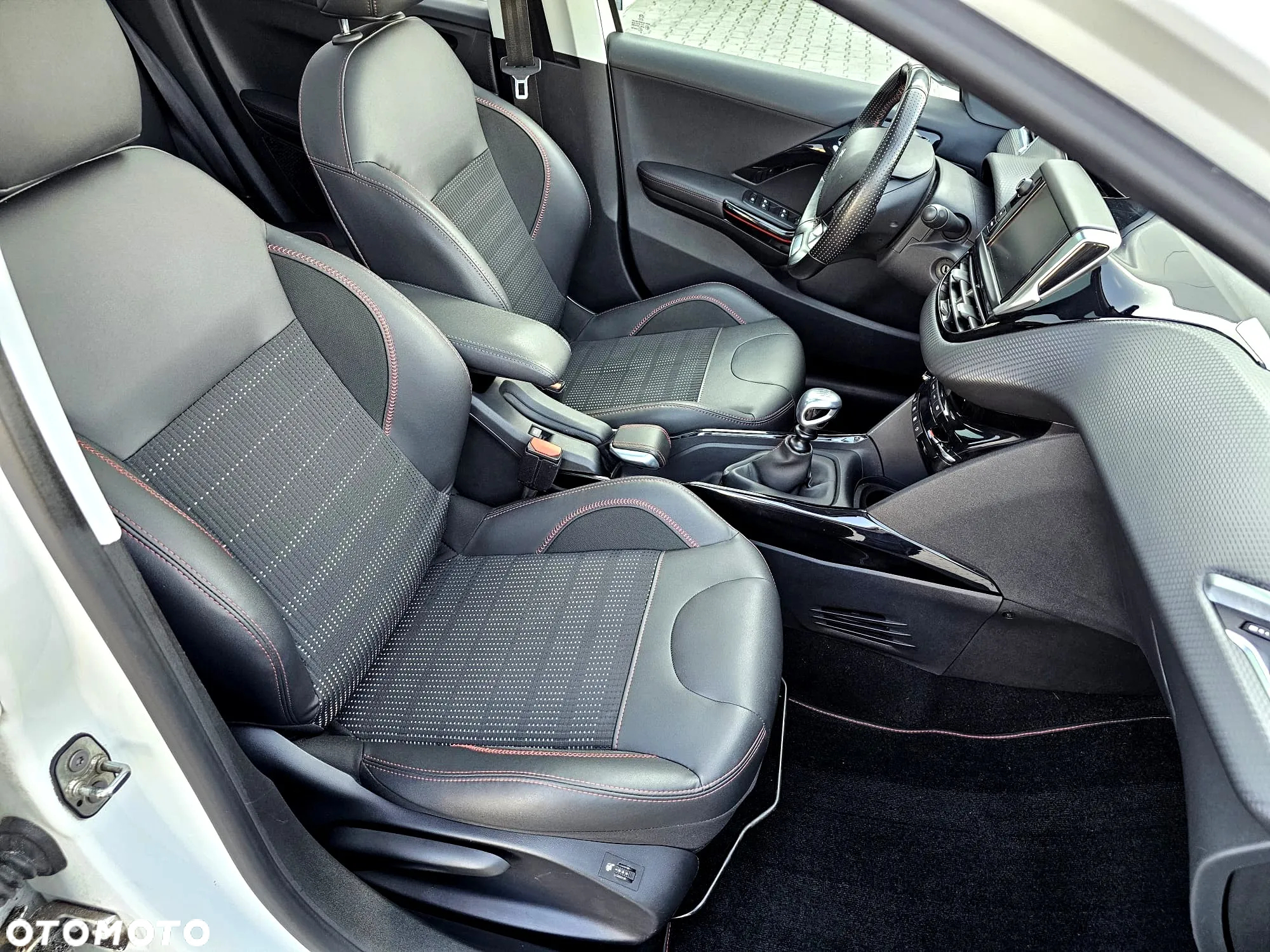 Peugeot 2008 BlueHDi FAP 120 STOP & START GT-Line Edition - 22
