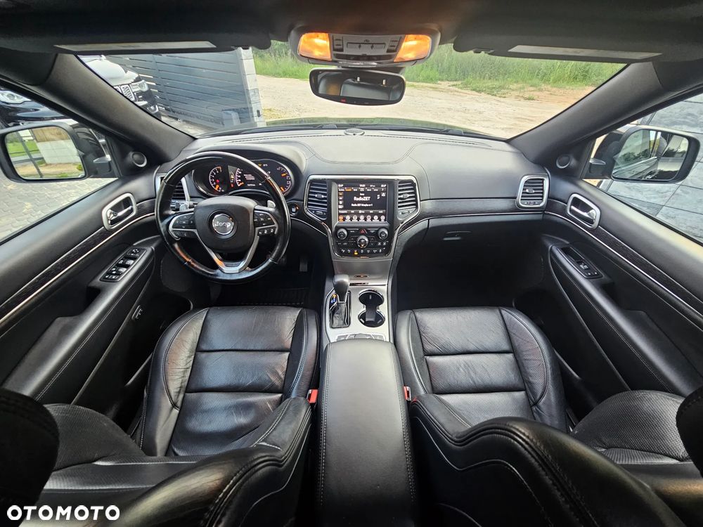 Jeep Grand Cherokee - 23