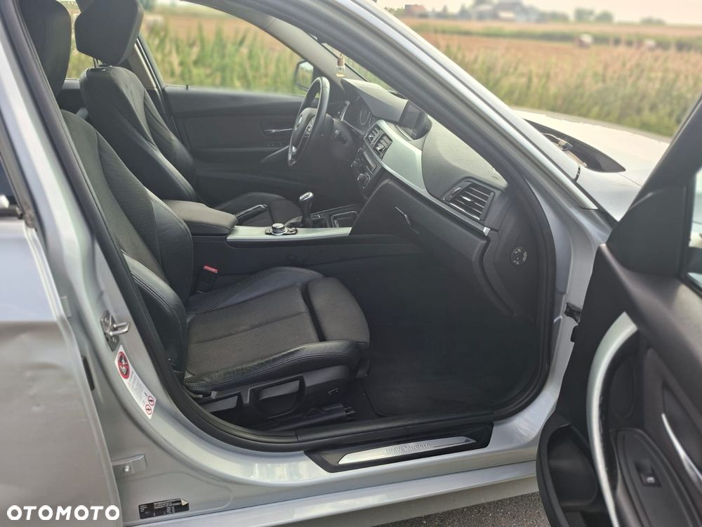 BMW Seria 3 318d Blue Performance Sport Line - 11