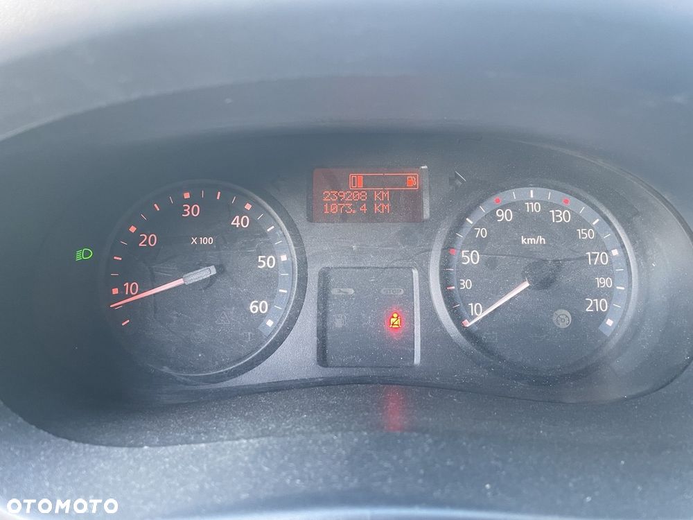 Renault Trafic - 8